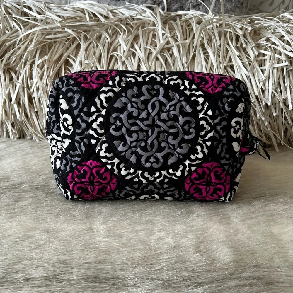 VERA BRADLEY Canterberry Magenta 2013 L Lined Cosmetic Case Black Pink USA